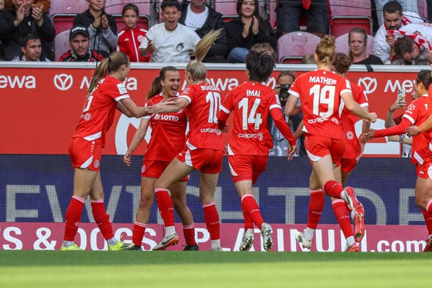 GER, Mainz, FSV Mainz 05 vs Eintracht Frankfurt, Google Pixel Frauen Bundesliga, Fussball, DFB, Spielzeit 2026 2027, MEWA Arena, 5. Spieltag im Bild: Kara Bathmann (Mainz 05 Frauen 4) erzielt das 1:0, Tor, Jubel und Freude, Emotionen DFB DFL REGULATIONS PROHIBIT ANY USE OF PHOTOGRAPHS AS IMAGE SEQUENCES AND OR QUASI-VIDEO, 18.09.2026 Copyright: HMBxMedia HendrikxHamelau