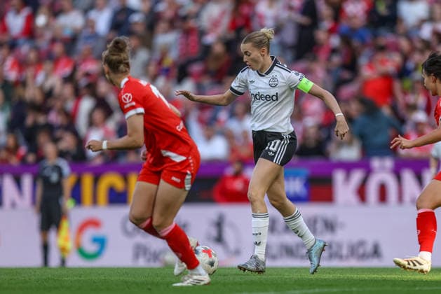 GER, Mainz, FSV Mainz 05 vs Eintracht Frankfurt, Google Pixel Frauen Bundesliga, Fussball, DFB, Spielzeit 2026 2027, MEWA Arena, 5. Spieltag im Bild v.l.: Saskia Matheis (Mainz 05 Frauen 19), Laura Freigang (Eintracht Frankfurt Frauen 10) DFB DFL REGULATIONS PROHIBIT ANY USE OF PHOTOGRAPHS AS IMAGE SEQUENCES AND OR QUASI-VIDEO, 18.09.2026 Copyright: HMBxMedia HendrikxHamelau
