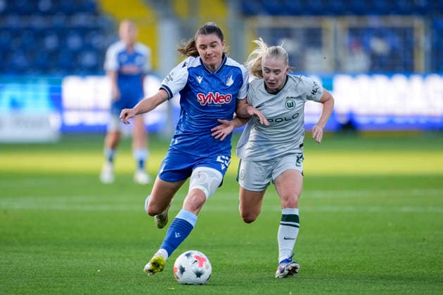 v.li.: Chiara Hahn (TSG, 23), Thea Bjelde (Wolfsburg, 2), Zweikampf, Spielszene, Duell, duel, tackle, tackling, Dynamik, Action, Aktion, 18.09.2026, Sinsheim (Hoffenheim) (Deutschland), Fussball, Google Pixel Frauen-Bundesliga, TSG 1899 Hoffenheim - VfL Wolfsburg, DFB DFL REGULATIONS PROHIBIT ANY USE OF PHOTOGRAPHS AS IMAGE SEQUENCES AND OR QUASI-VIDEO.