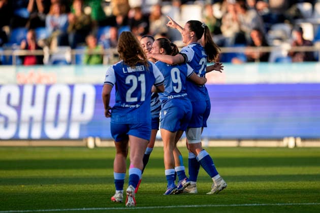 v.li.: Laia Martret Jimenez (TSG, 21), Janna Grimm (TSG, 26), Marie Steiner (TSG, 9), Torschützin Chiara Hahn (TSG, 23), Spielerinnen der TSG 1899 Hoffenheim, jubeln über das Tor zum 1:0, Jubel, Torjubel, Torerfolg, celebrate the goal, goal, celebration, jubelt ueber das Tor, Freuen, Freude, freut sich, optimistisch, positiv, Spielszene, Highlight, Action, Aktion, 18.09.2026, Sinsheim (Hoffenheim) (Deutschland), Fussball, Google Pixel Frauen-Bundesliga, TSG 1899 Hoffenheim - VfL Wolfsburg, DFB DFL REGULATIONS PROHIBIT ANY USE OF PHOTOGRAPHS AS IMAGE SEQUENCES AND OR QUASI-VIDEO.