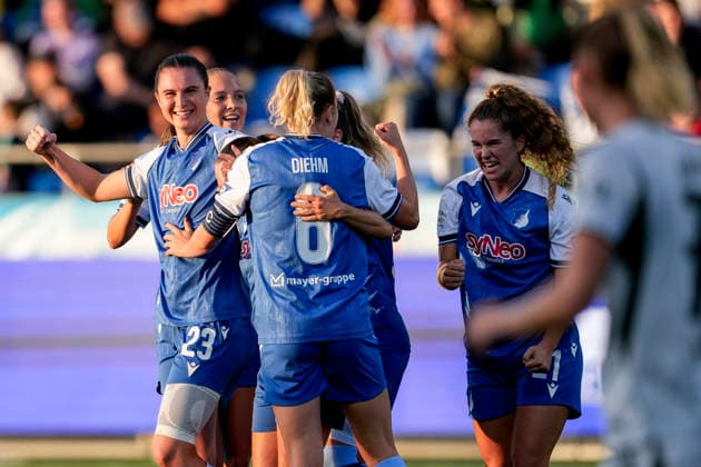 v.li.: Torschützin Chiara Hahn (TSG, 23), Lisann Kaut (TSG, 4), Vanessa Diehm (TSG, 6), Laia Martret Jimenez (TSG, 21), Spielerinnen der TSG 1899 Hoffenheim, jubeln über das Tor zum 1:0, Jubel, Torjubel, Torerfolg, celebrate the goal, goal, celebration, jubelt ueber das Tor, Freuen, Freude, freut sich, optimistisch, positiv, Spielszene, Highlight, Action, Aktion, 18.09.2026, Sinsheim (Hoffenheim) (Deutschland), Fussball, Google Pixel Frauen-Bundesliga, TSG 1899 Hoffenheim - VfL Wolfsburg, DFB DFL REGULATIONS PROHIBIT ANY USE OF PHOTOGRAPHS AS IMAGE SEQUENCES AND OR QUASI-VIDEO.