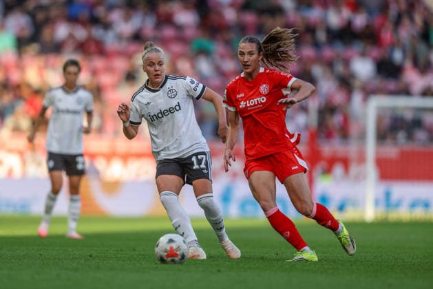 GER, Mainz, FSV Mainz 05 vs Eintracht Frankfurt, Google Pixel Frauen Bundesliga, Fussball, DFB, Spielzeit 2026 2027, MEWA Arena, 5. Spieltag im Bild v.l.: Pia Sophie-Wolter (Eintracht Frankfurt Frauen 17), Mattson Strickler (Mainz 05 Frauen 13) DFB DFL REGULATIONS PROHIBIT ANY USE OF PHOTOGRAPHS AS IMAGE SEQUENCES AND OR QUASI-VIDEO, 18.09.2026 Copyright: HMBxMedia HendrikxHamelau