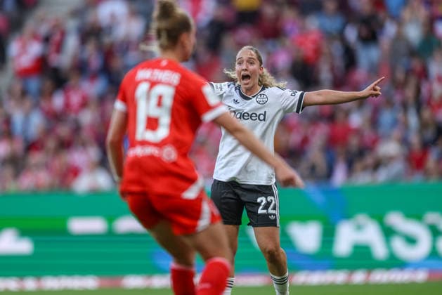 GER, Mainz, FSV Mainz 05 vs Eintracht Frankfurt, Google Pixel Frauen Bundesliga, Fussball, DFB, Spielzeit 2026 2027, MEWA Arena, 5. Spieltag im Bild: Danique Tolhoek (Eintracht Frankfurt Frauen 22) reklamiert, dass der Ball im Tor war, Emotion DFB DFL REGULATIONS PROHIBIT ANY USE OF PHOTOGRAPHS AS IMAGE SEQUENCES AND OR QUASI-VIDEO, 18.09.2026 Copyright: HMBxMedia HendrikxHamelau
