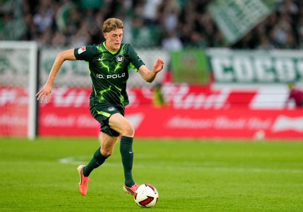 Alexander Bernhardsson (VfL Wolfsburg, 17) am Ball. GER, VfL Wolfsburg vs SV Darmstadt 98, 2. Bundesliga, 6. Spieltag, Saison 2026-27, Volkswagen Arena, Wolfsburg, 18.09.2026 DFL REGULATIONS PROHIBIT ANY USE OF PHOTOGRAPHS AS IMAGE SEQUENCES AND OR QUASI-VIDEO VfL Wolfsburg vs SV Darmstadt 98, 2. Bundesliga, 6. Spieltag, Saison 2026-27, 18.09.2026 Wolfsburg Copyright: xEibner-Pressefoto ScottxColemanx EP_SCN