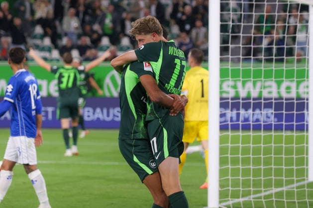 18.09.2026, xgox, Fussball - 2.Bundesliga VfL Wolfsburg - SV Darmstadt 98 emspor, v.l. Alexander Bernhardsson (Wolfsburg, 17), Robert Glatzel (Wolfsburg, 19) Jubel, Torjubel, jubelt ueber das Tor, celebrate the goal, celebration zum 3:1 (DFL DFB REGULATIONS PROHIBIT ANY USE OF PHOTOGRAPHS as IMAGE SEQUENCES and or QUASI-VIDEO) Wolfsburg