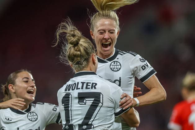 GER, Mainz, FSV Mainz 05 vs Eintracht Frankfurt, Google Pixel Frauen Bundesliga, Fussball, DFB, Spielzeit 2026 2027, MEWA Arena, 5. Spieltag im Bild: Rebecka Blomqvist (Eintracht Frankfurt Frauen 28), Tor, Jubel und Freude, Emotionen, 3:2 DFB DFL REGULATIONS PROHIBIT ANY USE OF PHOTOGRAPHS AS IMAGE SEQUENCES AND OR QUASI-VIDEO, 18.09.2026 Copyright: HMBxMedia HendrikxHamelau