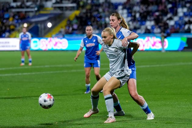 v.li.: Anny Kerim-Lindland (Wolfsburg, 35), Lisa Doorn (TSG, 14), Zweikampf, Spielszene, Duell, duel, tackle, tackling, Dynamik, Action, Aktion, 18.09.2026, Sinsheim (Hoffenheim) (Deutschland), Fussball, Google Pixel Frauen-Bundesliga, TSG 1899 Hoffenheim - VfL Wolfsburg, DFB DFL REGULATIONS PROHIBIT ANY USE OF PHOTOGRAPHS AS IMAGE SEQUENCES AND OR QUASI-VIDEO.