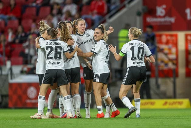 GER, Mainz, FSV Mainz 05 vs Eintracht Frankfurt, Google Pixel Frauen Bundesliga, Fussball, DFB, Spielzeit 2026 2027, MEWA Arena, 5. Spieltag im Bild: Nina Lührsen (Eintracht Frankfurt Frauen 11), Tor, Jubel und Freude, Emotionen mit Laura Freigang (Eintracht Frankfurt Frauen 10) DFB DFL REGULATIONS PROHIBIT ANY USE OF PHOTOGRAPHS AS IMAGE SEQUENCES AND OR QUASI-VIDEO, 18.09.2026 Copyright: HMBxMedia HendrikxHamelau