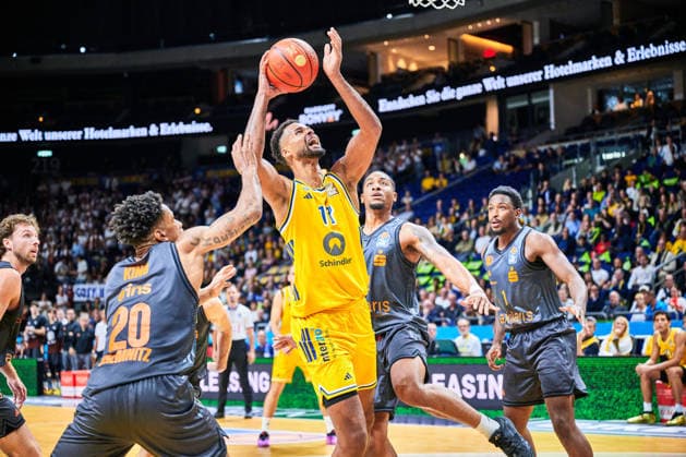 Norris Agbakoko (ALBA BERLIN, 17), URALD KING (Chemnitz 99, 20), PHLANDROUS FLEMING JR. (Chemnitz 99, 01), NIGHAEL CEASER (Chemnitz 99, 22), GER, ALBA Berlin vs. Chemnitz 99, Basketball Herren, easy Credit BBL, Saison 2026 27, 1. Spieltag, 18.09.2026 GER, ALBA Berlin vs. Chemnitz 99, Basketball Herren, easy Credit BBL, Saison 2026 27, 1. Spieltag, 18.09.2026 Berlin
