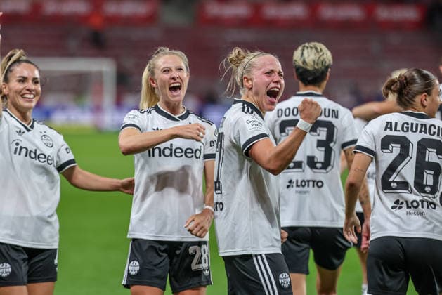GER, Mainz, FSV Mainz 05 vs Eintracht Frankfurt, Google Pixel Frauen Bundesliga, Fussball, DFB, Spielzeit 2026 2027, MEWA Arena, 5. Spieltag im Bild: Tor, Jubel und Freude, Emotionen mit Rebecka Blomqvist (Eintracht Frankfurt Frauen 28), Pia Sophie-Wolter (Eintracht Frankfurt Frauen 17), Ereleta Memeti (Eintracht Frankfurt Frauen 7) DFB DFL REGULATIONS PROHIBIT ANY USE OF PHOTOGRAPHS AS IMAGE SEQUENCES AND OR QUASI-VIDEO, 18.09.2026 Copyright: HMBxMedia HendrikxHamelau
