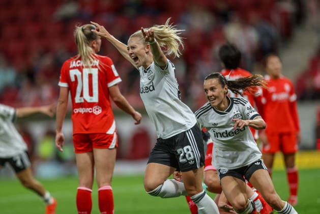 GER, Mainz, FSV Mainz 05 vs Eintracht Frankfurt, Google Pixel Frauen Bundesliga, Fussball, DFB, Spielzeit 2026 2027, MEWA Arena, 5. Spieltag im Bild: Rebecka Blomqvist (Eintracht Frankfurt Frauen 28), Tor, Jubel und Freude, Emotionen, 3:2 DFB DFL REGULATIONS PROHIBIT ANY USE OF PHOTOGRAPHS AS IMAGE SEQUENCES AND OR QUASI-VIDEO, 18.09.2026 Copyright: HMBxMedia HendrikxHamelau