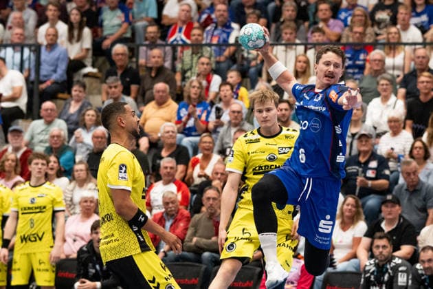 Mex Raguse (HBW Balingen Weilstetten, 06) am Kreis beim Wurf, HBW Balingen Weilstetten vs. TVB Stuttgart, GER, Opel 1. Handball Bundesliga, Meisterschaft, Spieltag 5, Saison 2026 2027, 18.09.2026, Eibner-Pressefoto Andreas Ulmer HBW Balingen Weilstetten vs. TVB Stuttgart, GER, Opel 1. Handball Bundesliga, Meisterschaft, Spieltag 5, Saison 2026 2027, 18.09.2026, Balingen Copyright: xEibner-Pressefoto AndreasxUlmerx EP_AUR