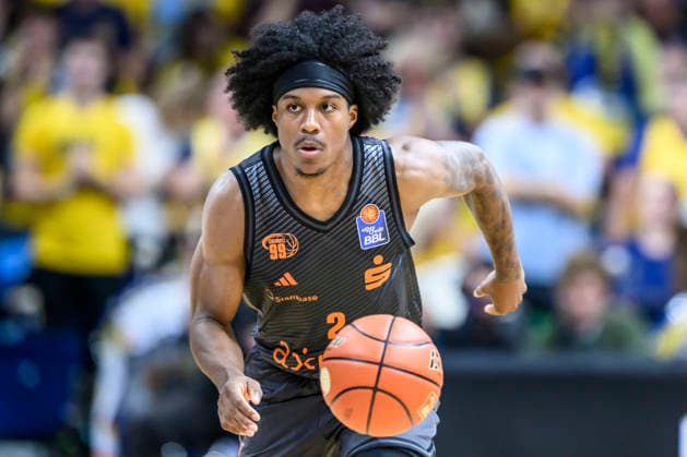 im Bild v.l.: Stefan Smith (NINERS Chemnitz, 02), GER, Berlin, Basketball, Alba Berlin und den Niners Chemnitz, BBL Auftakt, Auftaktspiel, in der UBER Arena, 18.09.2026, Copyright: HMBxMedia UwexKoch