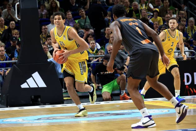 18.09.2026, Deutschland, GER, DEU, Basketball, 1.Bundesliga, 1.Tag, Saison 2026 2027, Berlin, ALBA Berlin vs Niners Chemnitz, BRANDON ANGEL ( ALBA Berlin 21 ), JORDAN FORD ( ALBA Berlin 3 ), PHLANDROUS FLEMING JR. ( Chemnitz 1 ) nordphoto GmbH Engler Berlin Uber-Arena Bundesland Deutschland Copyright: xNordphotox xEnglerx