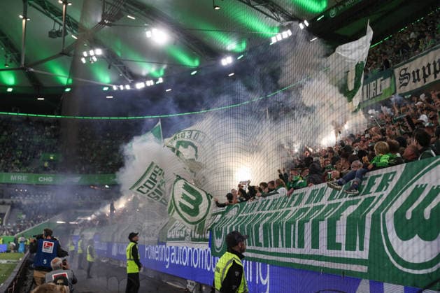 18.09.2026, xgox, Fussball, 2. Bundesliga, VfL Wolfsburg - SV Darmstadt 98 v.l. Symbolfoto, Symbolbild, Symbol Fans, Zuschauer, Publikum, Tribuene Nordkurve Pyro, Pyrotechnik, Bengalo, Rauch, Feuerwerk (DFL DFB REGULATIONS PROHIBIT ANY USE OF PHOTOGRAPHS as IMAGE SEQUENCES and or QUASI-VIDEO) Wolfsburg