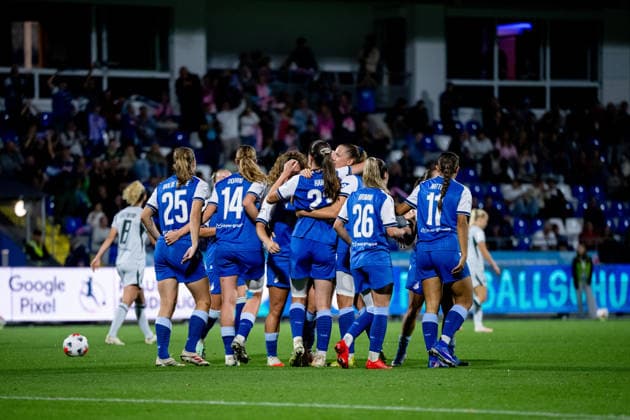 18.09.2026, GER, Fussball, Frauen, Google Pixel 1. Bundesliga, Saison 2026 2027, 4. Spieltag, TSG 1899 Hoffenheim vs VfL Wolfsburg Jonna van de Velde ( Hoffenheim, 25 ), Lisa Doorn ( Hoffenheim, 14 ), Chiara Hahn ( Hoffenheim, 23 ), Janna Grimm ( Hoffenheim, 26 ), Linda Natter ( Hoffenheim, 11 ) jubeln über das Tor zum 2:1, DFB DFL regulations prohibit any use of photographs as image sequences and or quasi-video Hoffenheim Dietmar-Hopp-Stadion Baden-Württemberg Deutschland Copyright: xNordphoto Memmlerx