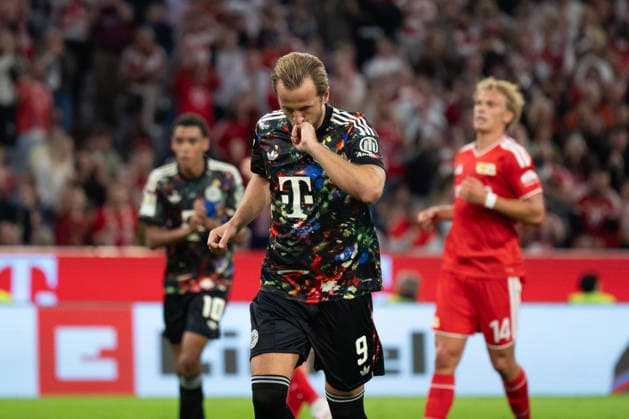 GER, Bayern, Muenchen, Fussball, FC Bayern Muenchen - 1. FC Union Berlin, in der Allianz Arena, Muenchen, Bundesliga, 4. Spieltag, 18.09.26, v.l. Harry Kane (FC Bayern Muenchen, 9), Torjubel, Freude, Emotionen, Jubel, Feiern, Goal Scored, Celebrate, goal celebration, joy, emotions, celebration, cheering, goal scored, celebrate DFL DFB regulations prohibit any use of photographs as image sequences and or quasi-video, Copyright: HMB-Media MichaelxNibel