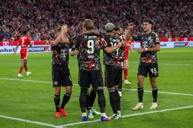 Fußball, Herren, Saison 2026 2027, 1. Bundesliga (4. Spieltag), FC Bayern München - 1. FC Union Berlin, v. l. Joshua Kimmich (Bayern München), Josip Stanisic (Bayern München), Harry Kane (Bayern München), Luis Diaz (Bayern München), Aleksandar Pavlovic (Bayern München), Jubel nach Tor zum 2:0, 18.09.2026, Copyright: xMatthiasxKochx