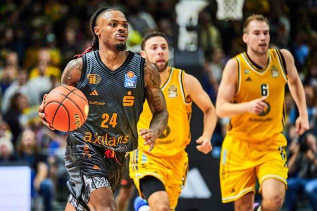 COBE WILLIAMS (Chemnitz 99, 24), Jordan Ford (ALBA BERLIN, 03), Malte Delow (ALBA BERLIN, 06), GER, ALBA Berlin vs. Chemnitz 99, Basketball Herren, easy Credit BBL, Saison 2026 27, 1. Spieltag, 18.09.2026 GER, ALBA Berlin vs. Chemnitz 99, Basketball Herren, easy Credit BBL, Saison 2026 27, 1. Spieltag, 18.09.2026 Berlin