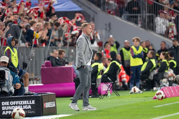 GER, Bayern, Muenchen, Fussball, FC Bayern Muenchen - 1. FC Union Berlin, in der Allianz Arena, Muenchen, Bundesliga, 4. Spieltag, 18.09.26, v.l. Mauro Lustrinelli (1. FC Union Berlin), im Portrait, Einzelbild, Freisteller, portrait, headshot, single image, cutout, bei einem Gegentor fuer Union Berlin DFL DFB regulations prohibit any use of photographs as image sequences and or quasi-video, Copyright: HMB-Media MichaelxNibel