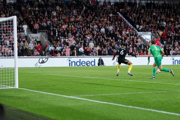 Igor Thiago of Brentford scores his team s second goal of the match Brentford v Chelsea, Premier League, Football, The Gtech Community Stadium, London, UK, 18 09 2026, England - 18 Sep 2026London The Gtech Community Stadium England United Kingdom EDITORIAL USE ONLY No use with unauthorised audio, video, data, fixture lists, club league logos or live services. Online in-match use limited to 120 images, no video emulation. No use in betting, games or single club league player publications. Copyright: xHanc WiredxPhotos Shutterstockx 17157573ap