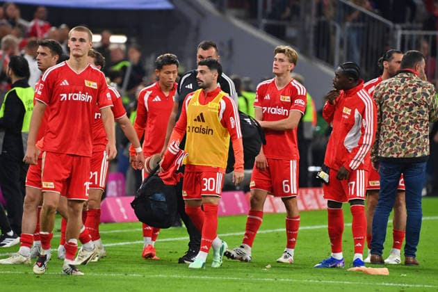 Abgang Spieler Union, v.li:Tom ROTHE (Union Berlin), ,Wooyeong JEONG (Union Berlin), Dmytro BOGDANOV (Union Berlin), Aljoscha KEMLEIN (Union Berlin), Derrick KOEHN (Union Berlin). Enttaeuschung,Frust, enttaeuscht,frustriert,niedergeschlagen, Fussball 1. Bundesliga Saison 2026 2027, 4.Spieltag, Spieltag04, FC Bayern Muenchen - 1.FC Union Berlin 7-0 am 18.09.2026 , A L L I A N Z A R E N A.