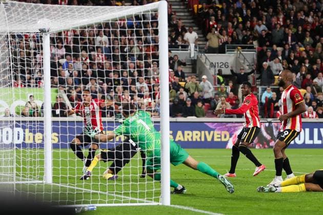 Fabio Carvalho of Brentford scores his team s third goal of the match Brentford v Chelsea, Premier League, Football, The Gtech Community Stadium, London, UK, 18 09 2026, England - 18 Sep 2026London The Gtech Community Stadium England United Kingdom EDITORIAL USE ONLY No use with unauthorised audio, video, data, fixture lists, club league logos or live services. Online in-match use limited to 120 images, no video emulation. No use in betting, games or single club league player publications. Copyright: xHanc WiredxPhotos Shutterstockx 17157573aw
