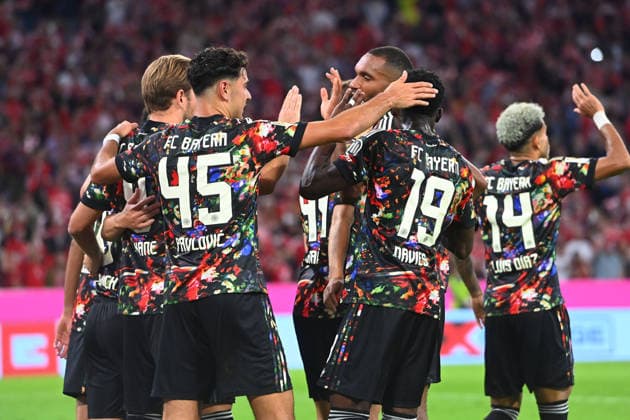 kollektiver Torjubel v.li:Harry KANE (Bayern Muenchen), Aleksandar PAVLOVIC (Bayern Muenchen), Jonathan TAH (Bayern Muenchen),Alphonso DAVIES (Bayern Muenchen), Luis DIAZ (Bayern Muenchen). Jubel,Freude,Begeisterung,Aktion. Fussball 1. Bundesliga Saison 2026 2027, 4.Spieltag, Spieltag04, FC Bayern Muenchen - 1.FC Union Berlin 7-0 am 18.09.2026 , A L L I A N Z A R E N A.