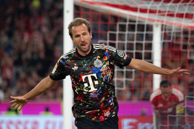 GER, Bayern, Muenchen, Fussball, FC Bayern Muenchen - 1. FC Union Berlin, in der Allianz Arena, Muenchen, Bundesliga, 4. Spieltag, 18.09.26, v.l. Harry Kane (FC Bayern Muenchen, 9), Torjubel, Freude, Emotionen, Jubel, Feiern, Goal Scored, Celebrate, goal celebration, joy, emotions, celebration, cheering, goal scored, celebrate DFL DFB regulations prohibit any use of photographs as image sequences and or quasi-video, Copyright: HMB-Media MichaelxNibel