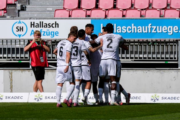 Spieler vom SV Sandhausen (SVS), jubeln über das Tor zum 1:0, Jubel, Torjubel, Torerfolg, celebrate the goal, goal, celebration, jubelt ueber das Tor, Freuen, Freude, freut sich, optimistisch, positiv, Spielszene, Highlight, Action, Aktion, 19.09.2026, Sandhausen (Deutschland), Fussball, Regionalliga Südwest, SV Sandhausen - SSV Ulm 1846