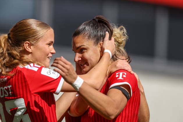 GER, München, FC Bayern München vs FC Köln, Google Pixel Frauen Bundesliga, Fussball, DFB, Spielzeit 2026 2027, FC Bayern Campus, 5. Spieltag im Bild: Jovana Damnjanović (FC Bayern München Frauen 9), erzielt das 1:0. Tor, Jubel und Freude, Emotionen DFB DFL REGULATIONS PROHIBIT ANY USE OF PHOTOGRAPHS AS IMAGE SEQUENCES AND OR QUASI-VIDEO, 19.09.2026 Copyright: HMBxMedia HendrikxHamelau