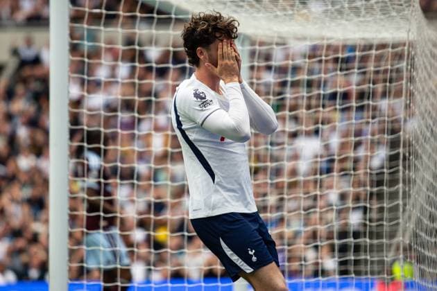 Archie Gray of Tottenham Hotspur dejected after a missed chance Tottenham Hotspur v Aston Villa, Premier League, Football, Tottenham Hotspur Stadium, London, UK - 19 Sep 2026London Tottenham Hotspur Stadium United Kingdom EDITORIAL USE ONLY No use with unauthorised audio, video, data, fixture lists, club league logos or live services. Online in-match use limited to 120 images, no video emulation. No use in betting, games or single club league player publications. Copyright: xShutterstockx 17158460f