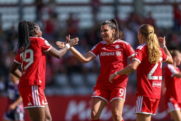 GER, München, FC Bayern München vs FC Köln, Google Pixel Frauen Bundesliga, Fussball, DFB, Spielzeit 2026 2027, FC Bayern Campus, 5. Spieltag im Bild: Edna Imade (FC Bayern München Frauen 29), Tor, Jubel und Freude, Emotionen, Jovana Damnjanović (FC Bayern München Frauen 9) DFB DFL REGULATIONS PROHIBIT ANY USE OF PHOTOGRAPHS AS IMAGE SEQUENCES AND OR QUASI-VIDEO, 19.09.2026 Copyright: HMBxMedia HendrikxHamelau