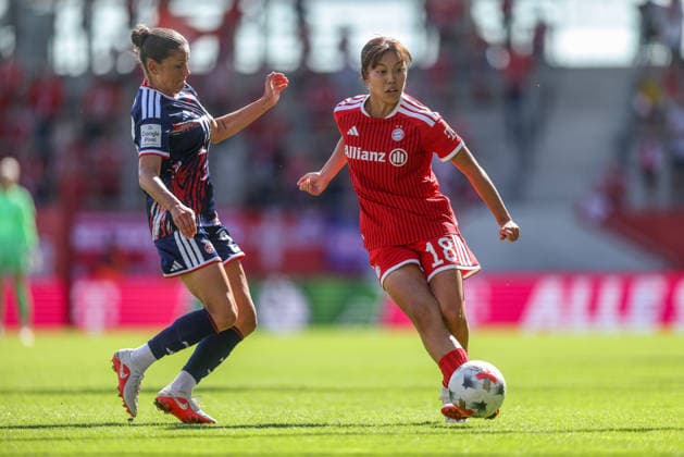 GER, München, FC Bayern München vs FC Köln, Google Pixel Frauen Bundesliga, Fussball, DFB, Spielzeit 2026 2027, FC Bayern Campus, 5. Spieltag im Bild v.l.: Laura Feiersinger (FC Köln Frauen 27), Momoko Tanikawa (FC Bayern München Frauen 18) DFB DFL REGULATIONS PROHIBIT ANY USE OF PHOTOGRAPHS AS IMAGE SEQUENCES AND OR QUASI-VIDEO, 19.09.2026 Copyright: HMBxMedia HendrikxHamelau