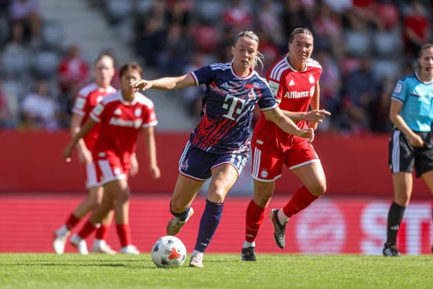 GER, München, FC Bayern München vs FC Köln, Google Pixel Frauen Bundesliga, Fussball, DFB, Spielzeit 2026 2027, FC Bayern Campus, 5. Spieltag im Bild v.l.: Sandra Maria Jessen (FC Köln Frauen 11), Vanessa Gilles (FC Bayern München Frauen 2) DFB DFL REGULATIONS PROHIBIT ANY USE OF PHOTOGRAPHS AS IMAGE SEQUENCES AND OR QUASI-VIDEO, 19.09.2026 Copyright: HMBxMedia HendrikxHamelau