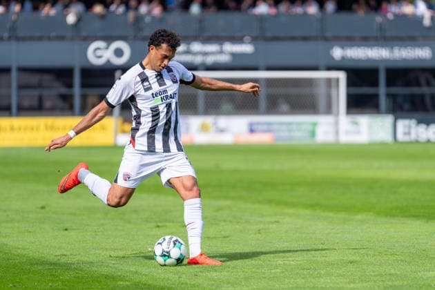 Nishan Velupillay (FC Ingolstadt 04, 28) beim flanken FC Viktoria Köln vs. FC Ingolstadt 04, Fussball, 3.Liga, 7.Spieltag, Saison 2026 27, 19.09.2026, DFL REGULATIONS PROHIBIT ANY USE OF PHOTOGRAPHS AS IMAGE SEQUENCES AND OR QUASI-VIDEO, FC Viktoria Köln vs. FC Ingolstadt 04, Fussball, 3.Liga, 7.Spieltag, Saison 2026 27, 19.09.2026 Köln Copyright: xEibner-Pressefoto LukasxBaldygax EP_LBA