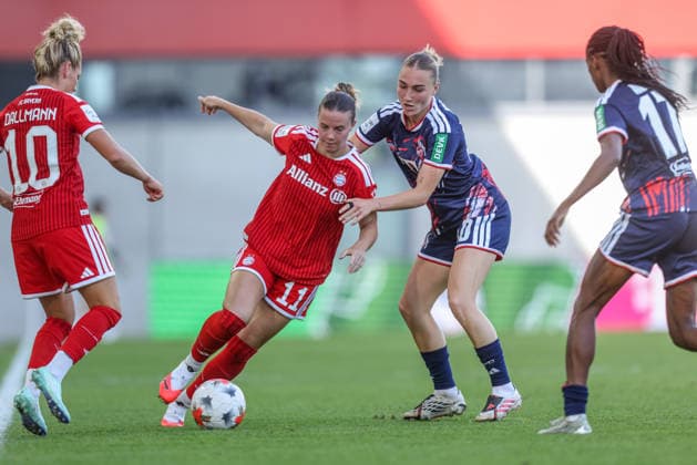 GER, München, FC Bayern München vs FC Köln, Google Pixel Frauen Bundesliga, Fussball, DFB, Spielzeit 2026 2027, FC Bayern Campus, 5. Spieltag im Bild v.l.: Sarah Mattner (FC Bayern München Frauen 11), Sophie Nachtigall (FC Köln Frauen 30) DFB DFL REGULATIONS PROHIBIT ANY USE OF PHOTOGRAPHS AS IMAGE SEQUENCES AND OR QUASI-VIDEO, 19.09.2026 Copyright: HMBxMedia HendrikxHamelau