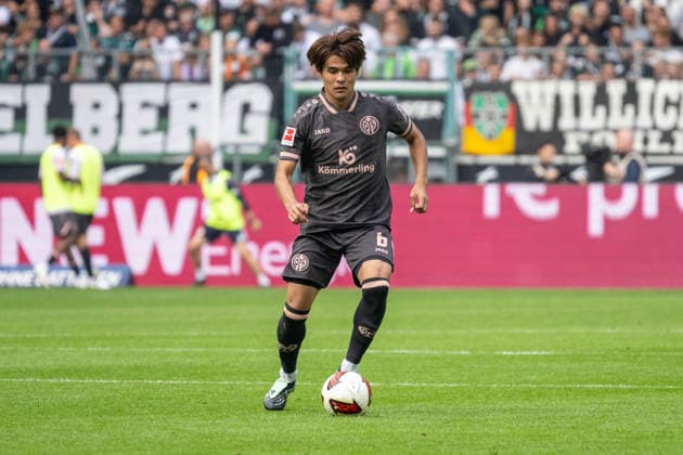 Kaishu Sano (1. FSV Mainz 05, 05) am Ball. Borussia Moenchengladbach vs. 1. FSV Mainz 05, Fussball, 1. Bundesliga, 04. Spieltag, Saison 2026 2027, 19.09.2026 DFL DFB Regulations prohibit any use of Photographs as image sequences and or Quasivideo Borussia Moenchengladbach vs. 1. FSV Mainz 05, Fussball, 1. Bundesliga, 04. Spieltag, Saison 2026 2027, 19.09.2026 Moenchengladbach Copyright: xEibner-Pressefoto ThomasxHaeslerx EP_THR