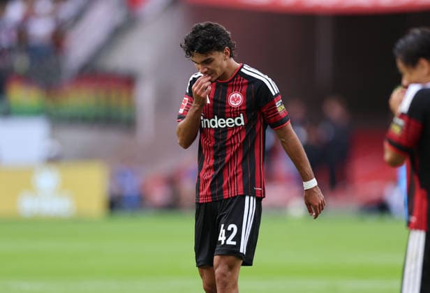 19.09.2026, Fussball Bundesliga, Eintracht Frankfurt - SC Freiburg, v.l., Can Uzun (Eintracht Frankfurt) enttaeuscht, enttaeuscht schauend, dissapointed, traurig, frustiert, frust, gefrustet, frustrated DFL DFB REGULATIONS PROHIBIT ANY USE OF PHOTOGRAPHS AS IMAGE SEQUENCES AND OR QUASI-VIDEO. xdcx Copyright: HMBxMedia Claus