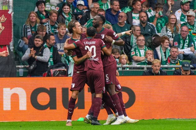 Calvin Brackelmann (FC Augsburg, 2) trifft zum 0:2 für FC Augsburg, Torjubel, Freude, Emotionen, Deutschland: Fussball, Bundesliga, Saison 2026 27, 4. Spieltag, 19.09.2026, Werder Bremen vs FC Augsburg, Weserstadion (Bremen) Copyright: xLeonxFrickx