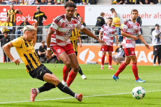 v.li.: Lukas Scepanik (Alemannia Aachen, 7) erzielt das Tor zum 1:0, Treffer, Torerfolg, Action, Aktion, Spielszene, 19.09.2026, Aachen (Deutschland), Fussball, 3. Liga, TSV Alemannia Aachen - Fortuna Düsseldorf, Fussball, 3. Liga, TSV Alemannia Aachen - Fortuna Düsseldorf, DFB DFL REGULATIONS PROHIBIT ANY USE OF PHOTOGRAPHS AS IMAGE SEQUENCES AND OR QUASI-VIDEO.