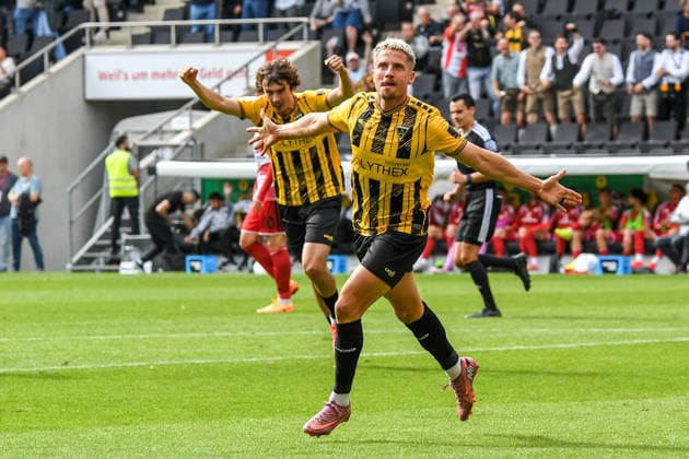 Lukas Scepanik (Alemannia Aachen, 7) jubelt über sein Tor zum 1:0, Jubel, Torjubel, Torerfolg, celebrate the goal, goal, celebration, Jubel ueber das Tor, optimistisch, Action, Aktion, 19.09.2026, Aachen (Deutschland), Fussball, 3. Liga, TSV Alemannia Aachen - Fortuna Düsseldorf, Fussball, 3. Liga, TSV Alemannia Aachen - Fortuna Düsseldorf, DFB DFL REGULATIONS PROHIBIT ANY USE OF PHOTOGRAPHS AS IMAGE SEQUENCES AND OR QUASI-VIDEO.