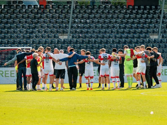 nach Spielende: Mannschaftskreis VfB Stuttgart II GER, Fussball, VfB Stuttgart II vs. SSV Jahn Regensburg, 3. Liga, 7. Spieltag, Saison 2026 2027, 19.09.2026 GER, Fussball, VfB Stuttgart II vs. SSV Jahn Regensburg, 3. Liga, 7. Spieltag, Saison 2026 2027, 19.09.2026 Aspach Copyright: xCarstenxSchweringx EP_CSG