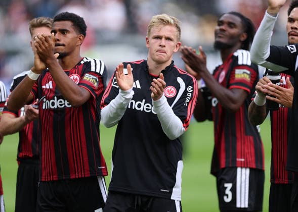 19.09.2026, Fussball Bundesliga, Eintracht Frankfurt - SC Freiburg, v.l., Jonathan Burkardt (Eintracht Frankfurt) enttaeuscht, enttaeuscht schauend, dissapointed, traurig, frustiert, frust, gefrustet, frustrated DFL DFB REGULATIONS PROHIBIT ANY USE OF PHOTOGRAPHS AS IMAGE SEQUENCES AND OR QUASI-VIDEO. xdcx Copyright: HMBxMedia Claus