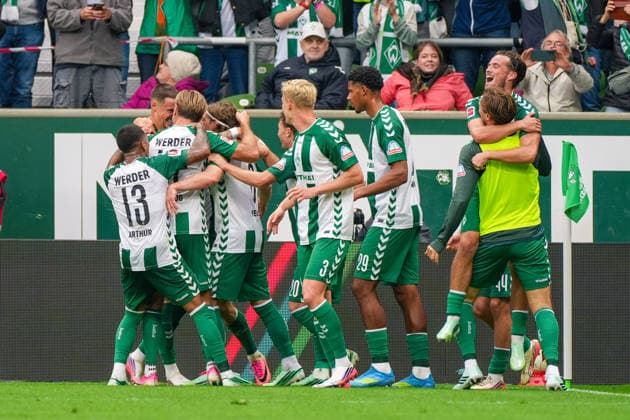 Tor zum 3:2 für Werder Bremen durch Mitchell Weiser (Werder Bremen, 8), Torjubel, Freude, Emotionen, Deutschland: Fussball, Bundesliga, Saison 2026 27, 4. Spieltag, 19.09.2026, Werder Bremen vs FC Augsburg, Weserstadion (Bremen) Copyright: xLeonxFrickx