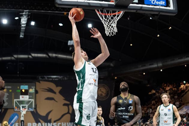 Marten Linssen (Nr. 12 VET-CONCEPT Gladiators Trier) am Korb GER, Basketball Loewen Braunschweig gegen VET-CONCEPT Gladiators Trier, Basketball, easyCredit BBL, Woche 1, Spielzeit 2026 27, 19.09.2026 GER, Basketball Loewen Braunschweig gegen VET-CONCEPT Gladiators Trier, Basketball, easyCredit BBL, Woche 1, Spielzeit 2026 27, 19.09.2026 Braunschweig Copyright: xEibner-Pressefoto DanielxREINELTx EP_DRT