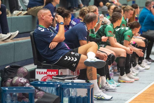 Stephan Nocke (SG 09 Kirchhof, Torwarttrainerainer) ist enttaeuscht. HSV Solingen Graefrath 76 vs. SG 09 Kirchhof, Handball Frauen 2. Bundesliga, Alsco 2.HBL, 04. Spieltag, Saison 2026 2027, 19.09.2026 HSV Solingen Graefrath 76 vs. SG 09 Kirchhof, Handball Frauen 2. Bundesliga, Alsco 2. HBF, 04. Spieltag, Saison 2026 2027, 19.09.2026 Solingen Copyright: xEibner-Pressefoto ThomasxHaeslerx EP_THR