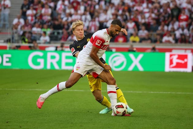 20.09.26 VfB Stuttgart - Borussia Dortmund Deutschland, Stuttgart, 20.09.2026, Fussball, Bundesliga, Saison 2026 2027, VfB Stuttgart - Borussia Dortmund: Josha Vagnoman, VfB, recht, jonataha, Svensson, links, Dortm..