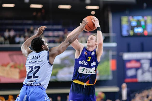 Sport Bilder des Tages Adam Kunkel (PHOENIX HAGEN, 03), Johnathan Stove (ROSTOCK SEAWOLVES, 22), Rostock Seawolves vs. Phoenix Hagen, Basketball, BBL 2026 2027 easyCredit Basketball Bundesliga, 1. Spieltag, Spielzeit 2026 2027, 19.09.2026 Rostock Seawolves vs. Phoenix Hagen, Basketball, BBL 2026 2027 easyCredit Basketball Bundesliga, 1. Spieltag, Spielzeit 2026 2027, 19.09.2026 Groter Pohl Copyright: xEibner-Pressefoto DenverxEhrlichx EP_DEH