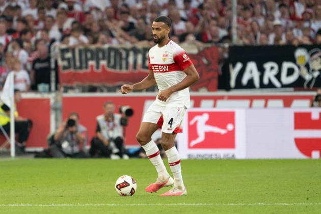 Josha Vagnoman (VfB Stuttgart, 04) am Ball, GER, VfB Stuttgart vs. Borussia Dortmund, Fussball, 1. Bundesliga, 4. Spieltag, Spielzeit 2026 2027, 19.09.2026, DFL REGULATIONS PROHIBIT ANY USE OF PHOTOGRAPHS AS IMAGE SEQUENCES AND OR QUASI-VIDEO, GER, VfB Stuttgart vs. Borussia Dortmund, Fussball, 1. Bundesliga, 4. Spieltag, Spielzeit 2026 2027, 19.09.2026, Stuttgart Copyright: xEibner-Pressefoto EdwardxCheungx EP_ECG